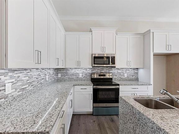 5th image of 5031 Willow Glen Dr #B