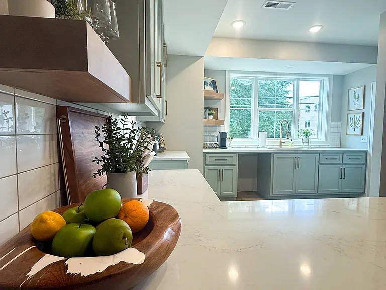 512 Mobile St — Photo 1