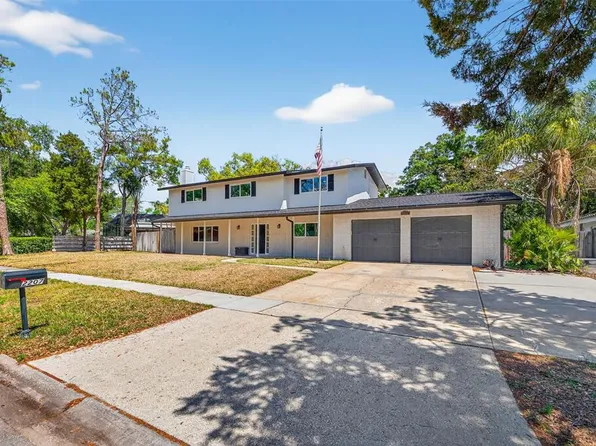 2207 Hennesen Dr, Clearwater, FL 33764
