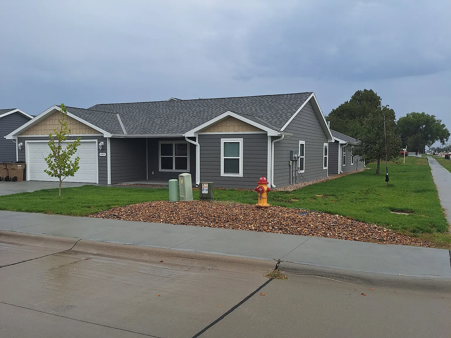 3 bed, 1570 sqft, $1,950 — Photo 1