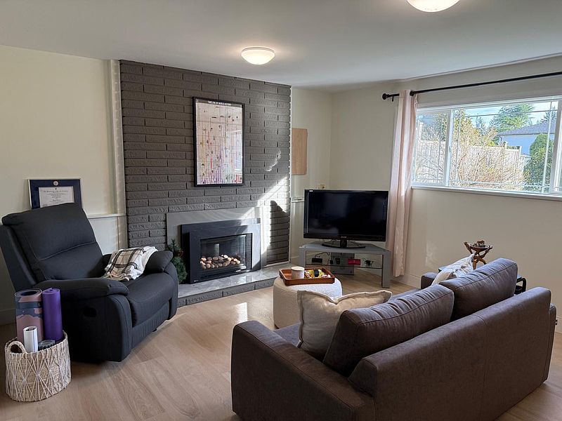 Coquitlam House for rent - 1 Bedroom — photo 4