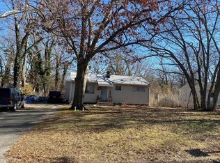 1403 Jeffrey St, Lakewood, NJ 08701