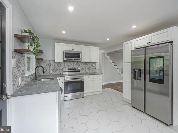 233 Garden Ter, Runnemede, NJ 08078
