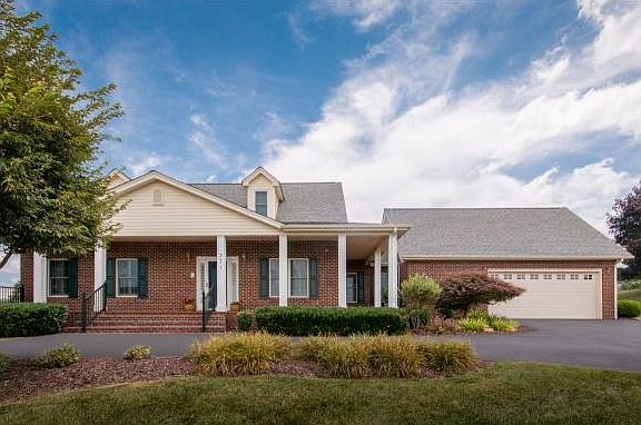 2nd image of 371 Winterham Dr