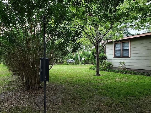3rd image of 913 Palmetto Ave