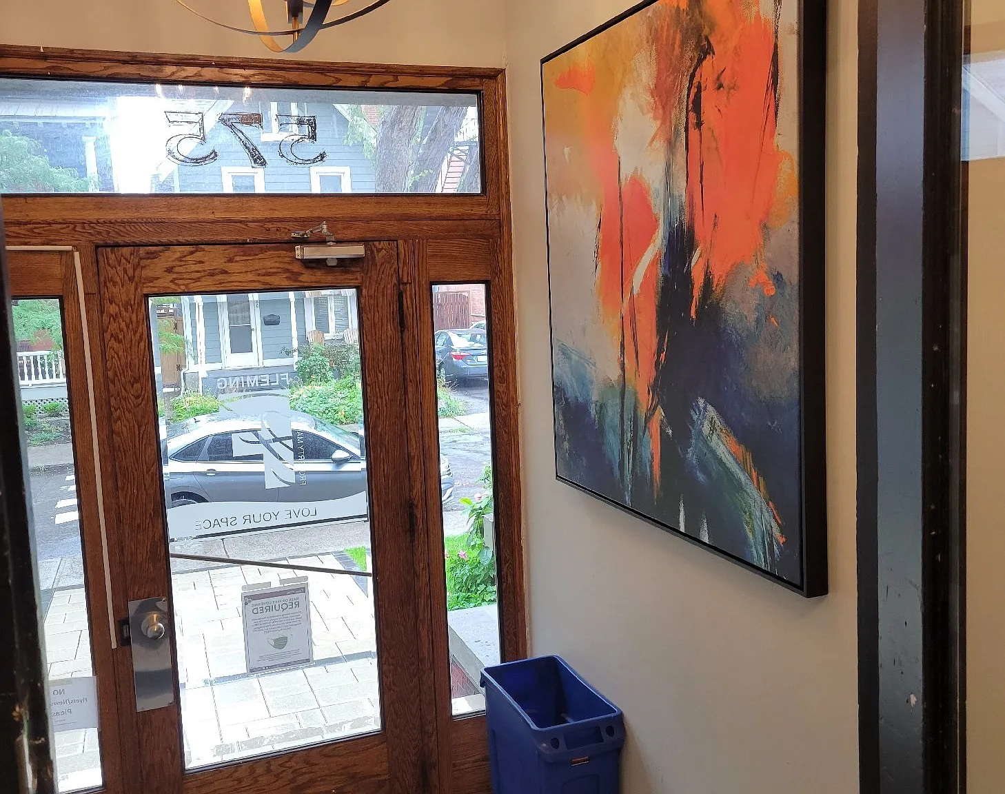 575 MacLaren St. — Photo 3