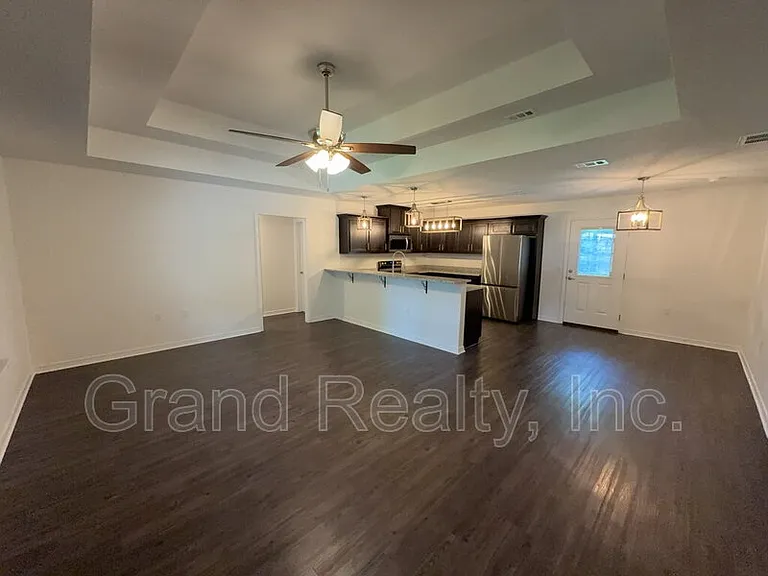 6217 Fox Run St — Photo 3