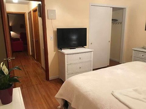 3rd image of 345 Oakview Dr