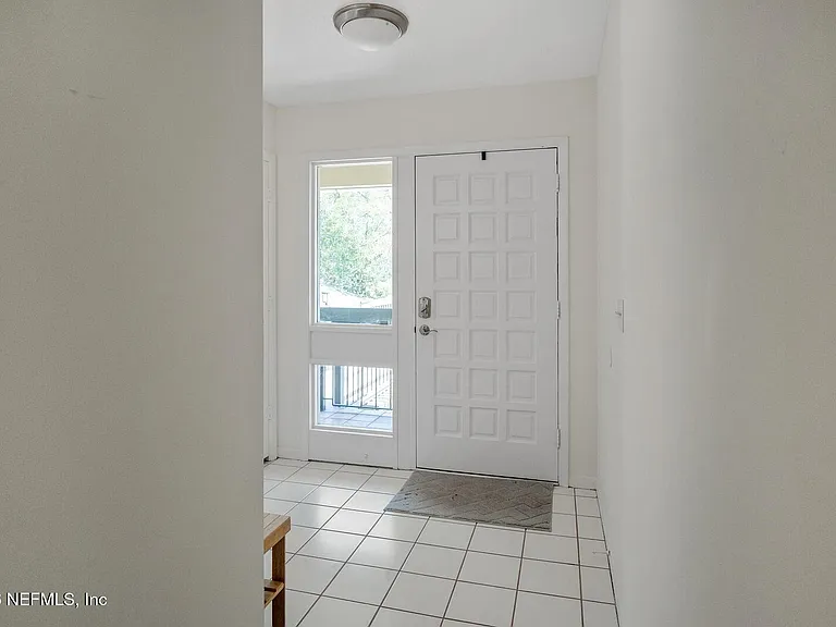 8012 Hollyridge Rd #17U — Photo 3