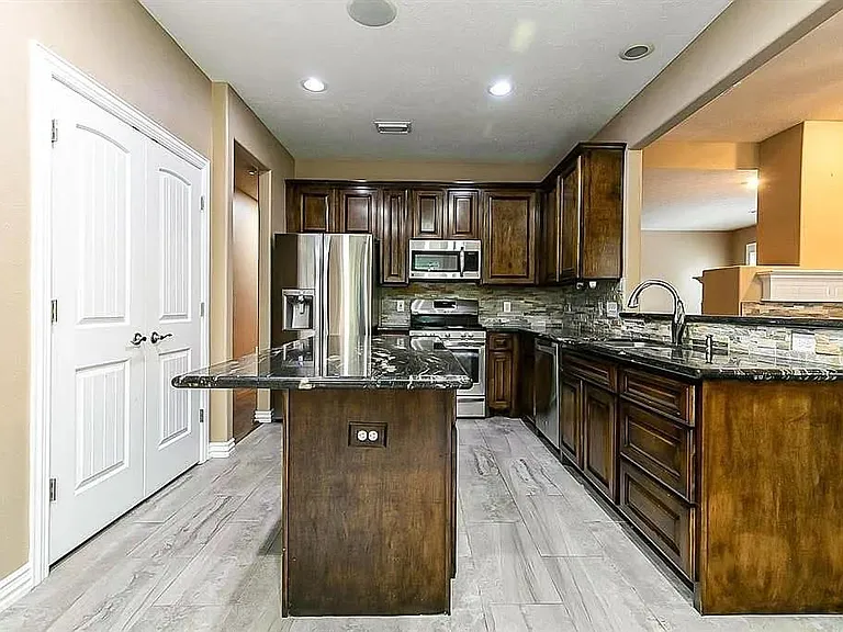 5823 Centennial Glen Dr — Photo 29