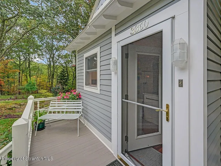 3360 Forest Rd — Photo 11