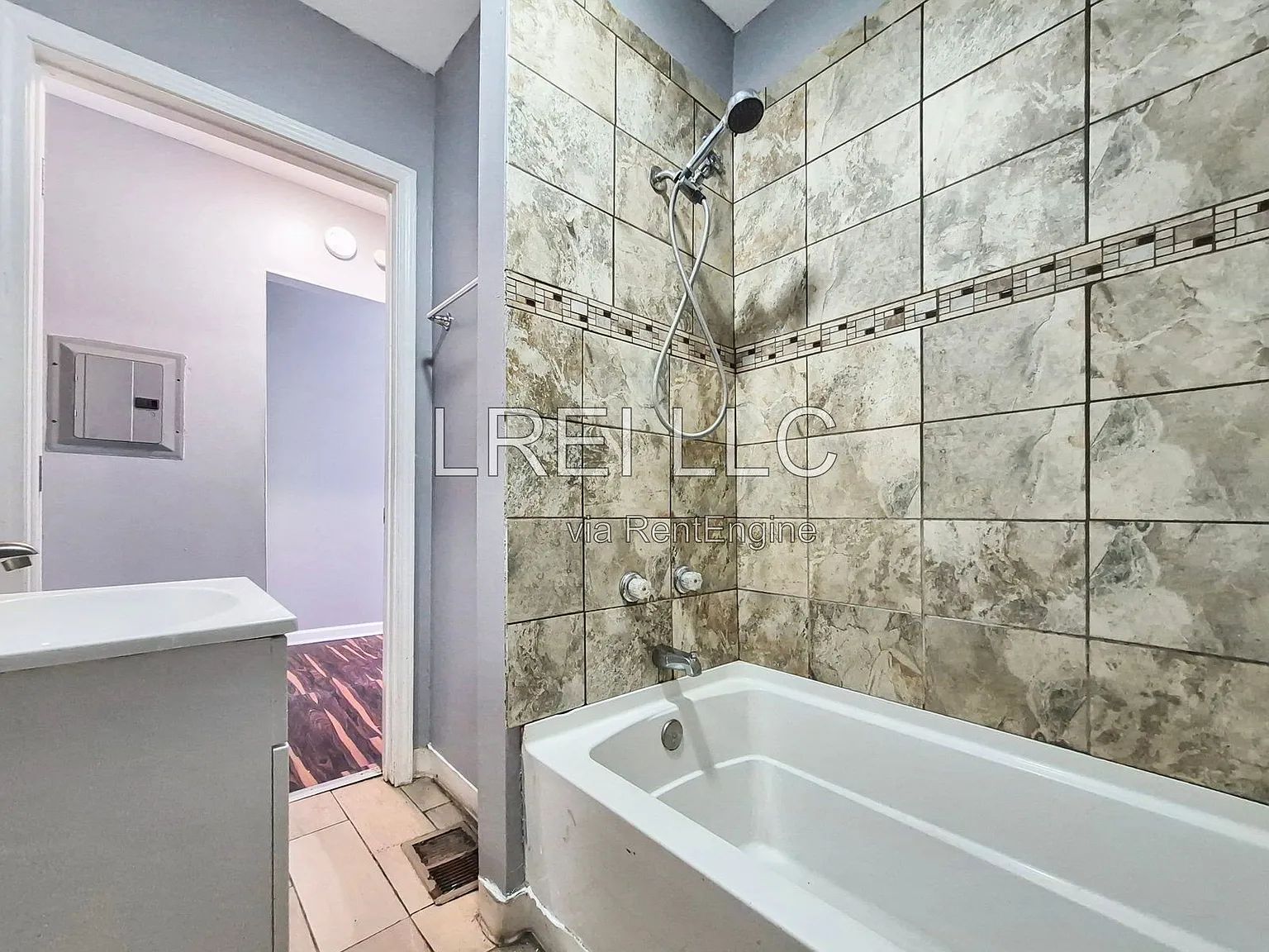2 bed, 1.0 bath, 665 sqft, $925 — Photo 4