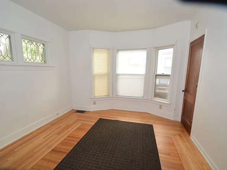 313 Augusta Ave — Photo 3