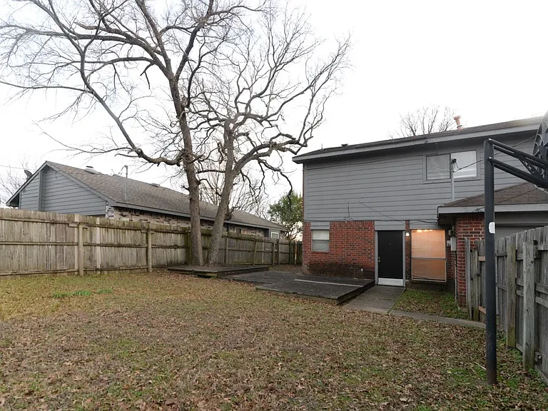 11815 Sunrise Dr — Photo 6