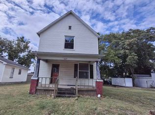 624 S Main St, Canton, IL 61520