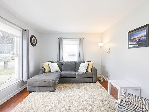 5th image of 230 Filmore Ave
