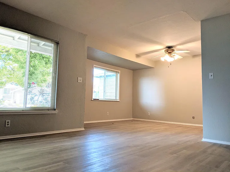 306 San Marino Ave — Photo 3