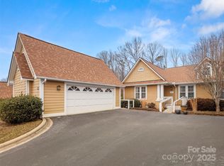 1401 Hyde Park Dr, Asheville, NC 28806