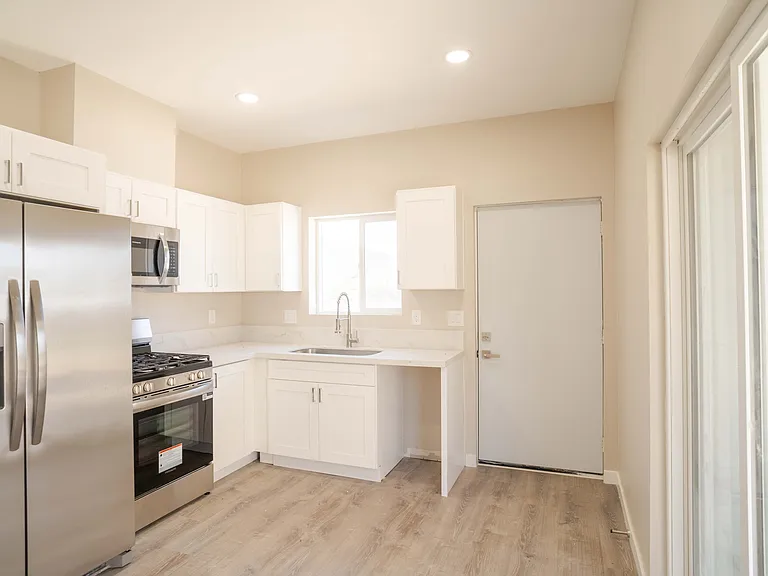 5119 Remington Rd — Photo 8