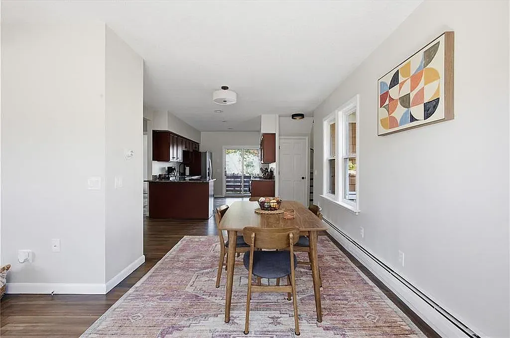4 bed, 2128 sqft, $3,500 — Photo 4