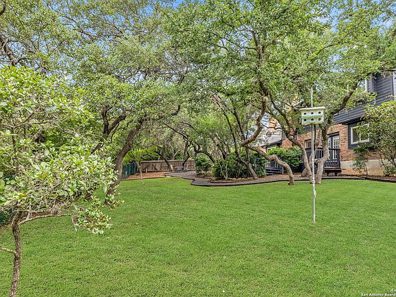 3rd image of 39 Inwood Manor