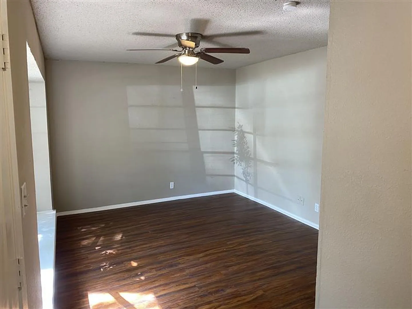 Very Large 2/2.5 Townhome with covered parking — Photo 4