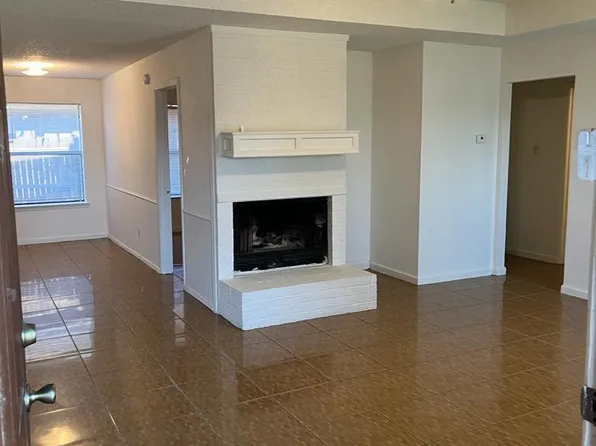 539 Signal Hill Ct S #539, Fort Worth, TX 76112