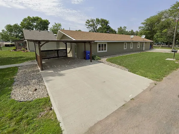110 E 2nd St, Plankinton, SD 57368