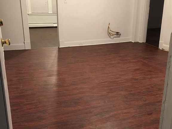 French 1 Kitchen 2 with Washing Machine Hookup - will have R