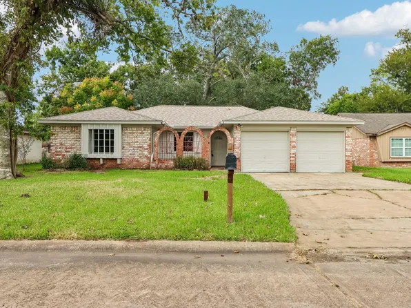 727 Hollyhock St, Richwood, TX 77531