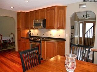 3320 Chrisfield Dr, Rocky River, OH 44116