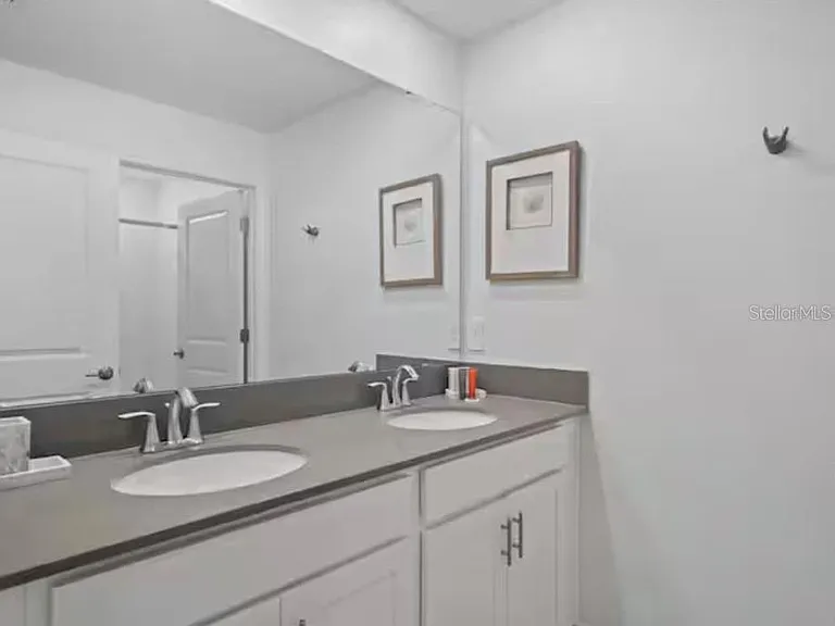 1184 Kingsbarn St — Photo 15