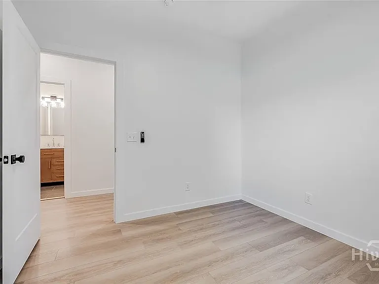 8 Mastick St #B — Photo 3