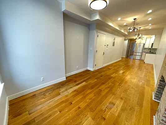 Rented by Tapiro Realty | media 2