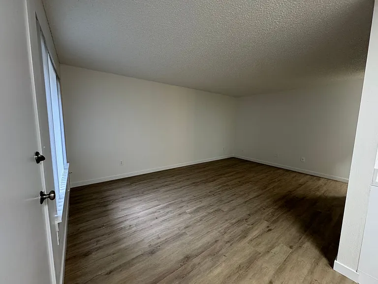 Avia Apartments | Renovated Homes in Seattle's Greenwood Neighborhood | 1 MONTH FREE!! — Photo 14