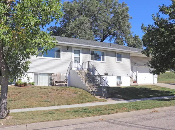 1704 Porter Ave, Bismarck, ND 58501