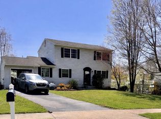 22 Hillcrest Dr, Downingtown, PA