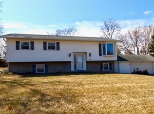 W6333 Superior St, Onalaska, WI 54650