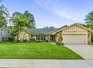 1055 Raintree Ln, Wellington, FL 33414