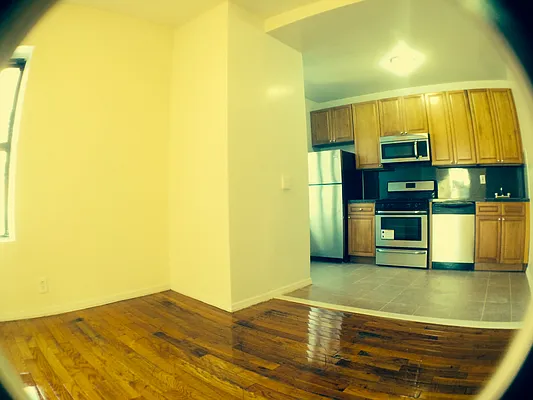 Rented by Uptown Property Group | media 29