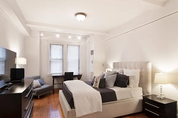 Rented by WAM Partners - William Moses Co. | media 13