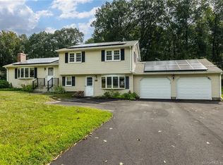 811 Bridge St, Suffield, CT 06078