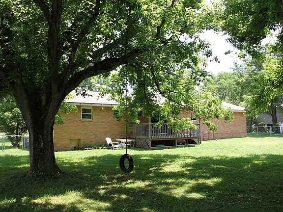 3rd image of 843 Walker Ave