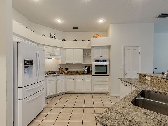 3rd image of 12312 Ashville Dr