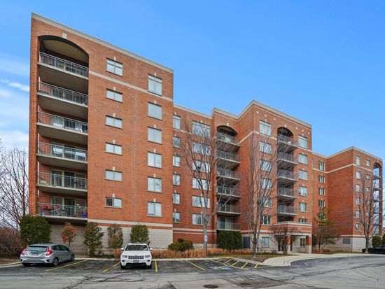 390 S Western Ave APT 403, Des Plaines, IL 60016