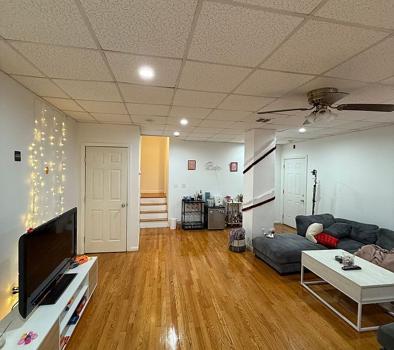 1st image of 29 Fleet St #33