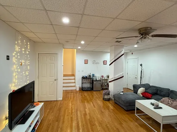 29 Fleet St #33, Boston, MA 02113