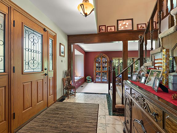 5th image of 8414 W 119th St