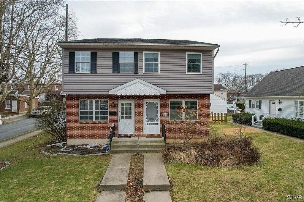 2032 W Washington St - Property Image