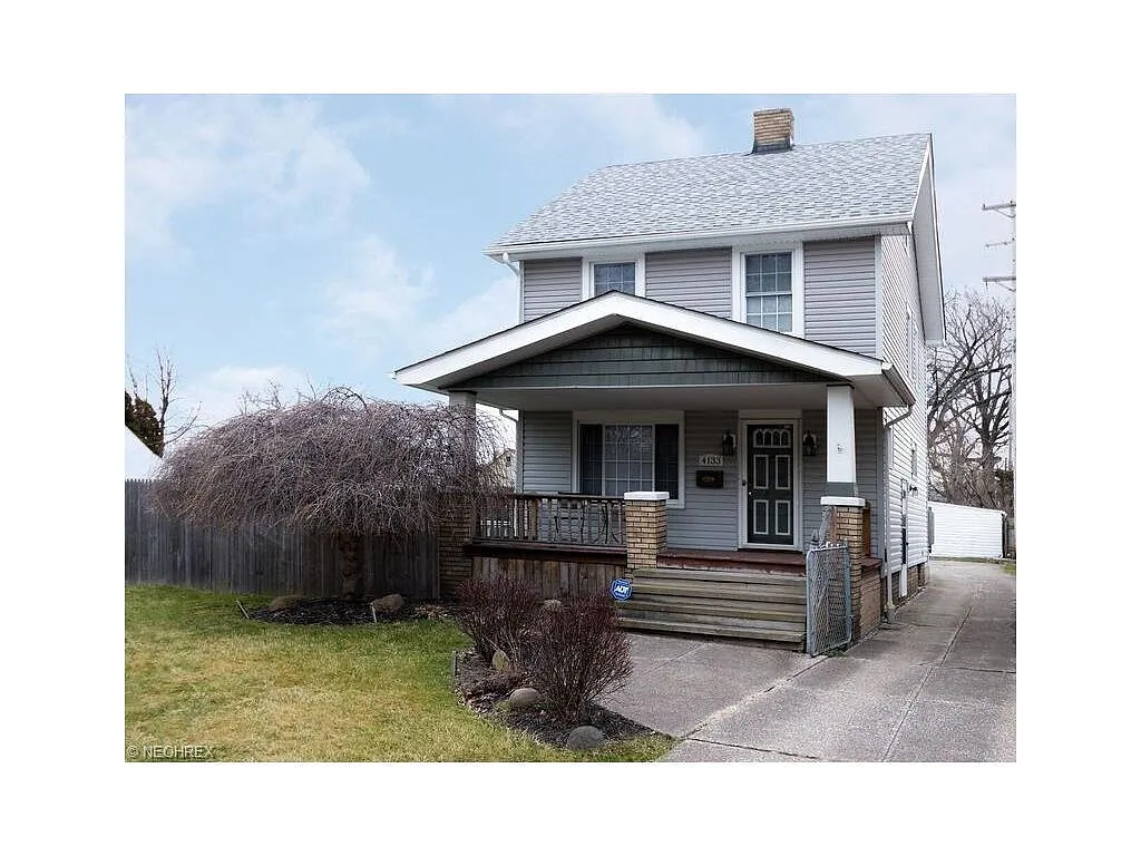 4133 Valley Rd photo 1